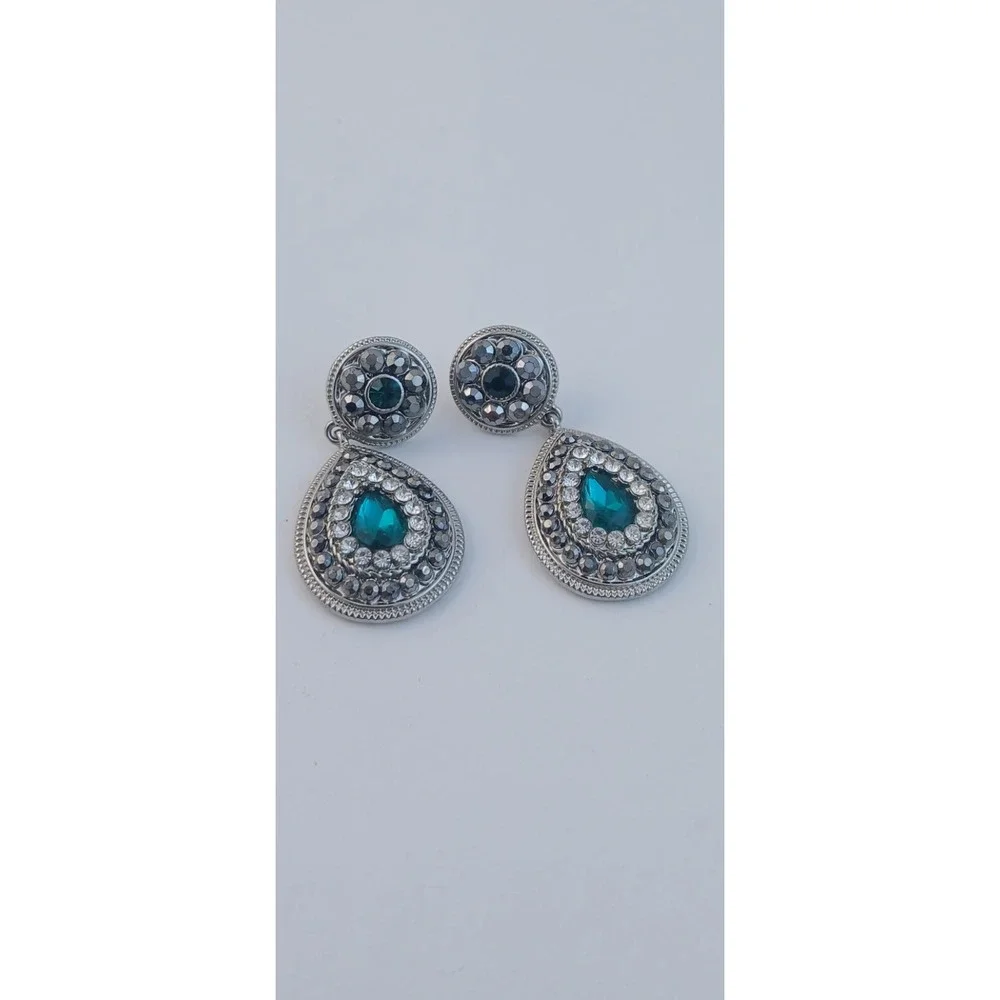 Vintage Monet Green Crystal Victorian Drop Earrings Rhodium Plated Silver Tone